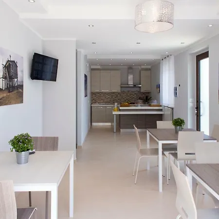 Olganna Con Parcheggi Privati Couette-café