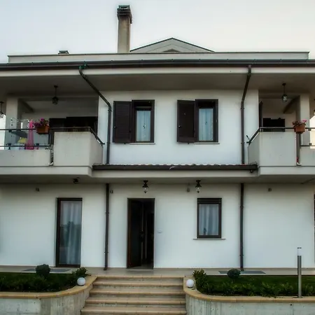 Olganna Con Parcheggi Privati לינה וארוחת בוקר 4*