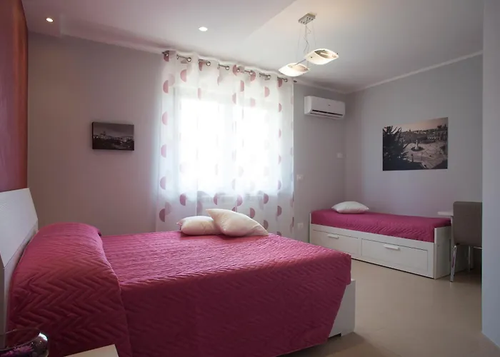 Olganna Con Parcheggi Privati ואסטו